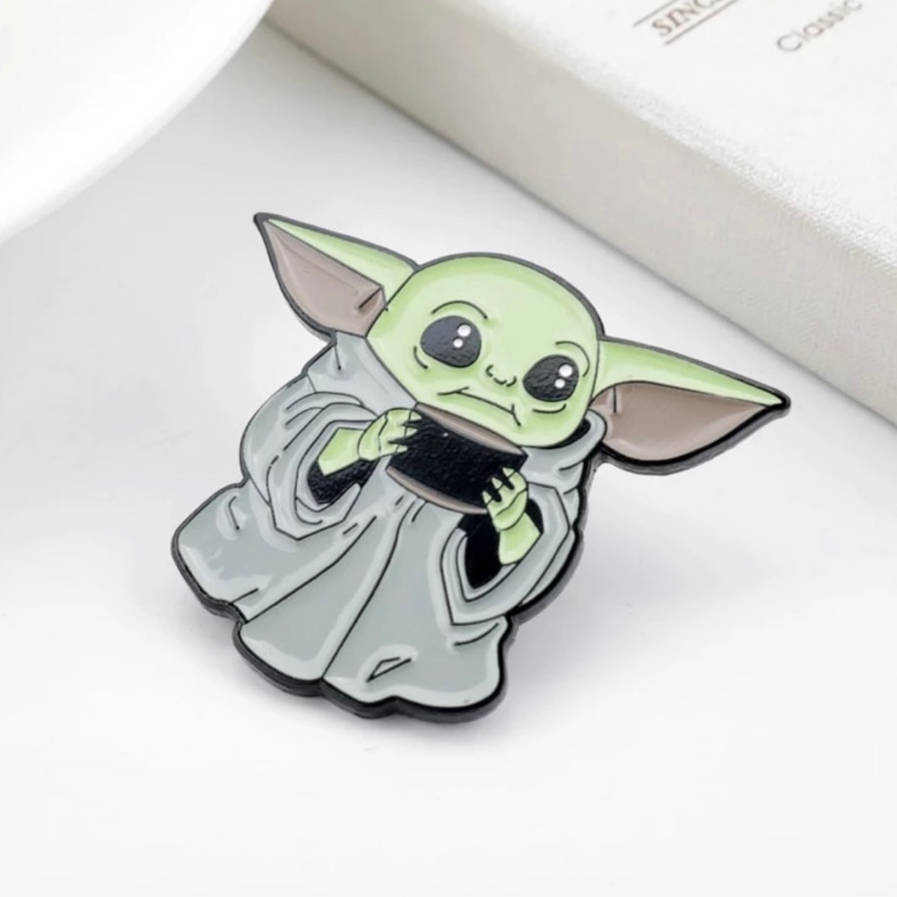 🎉BOGO🎉 The Child (Mandalorian) Pin